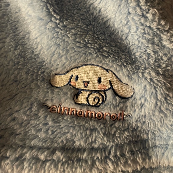 Sanrio Cinnamoroll Fuzzy Blue Pajama Shorts - Picture 3 of 3